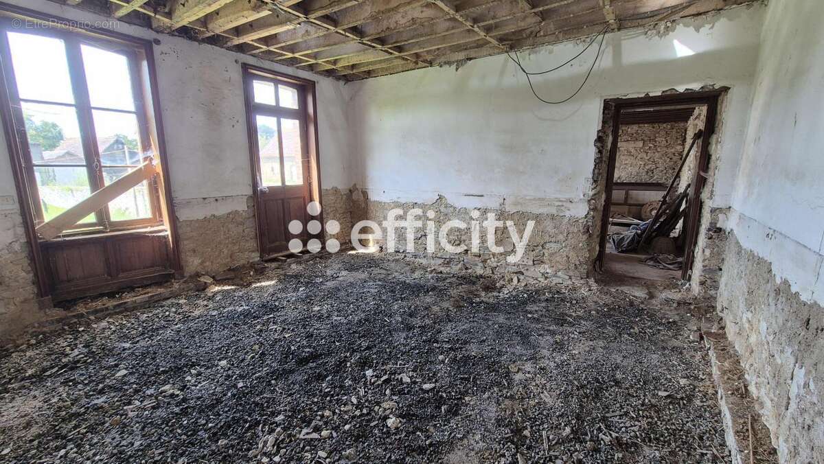 Maison à LE MOLAY-LITTRY