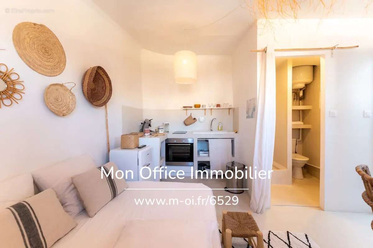 Appartement à MARSEILLE-1E