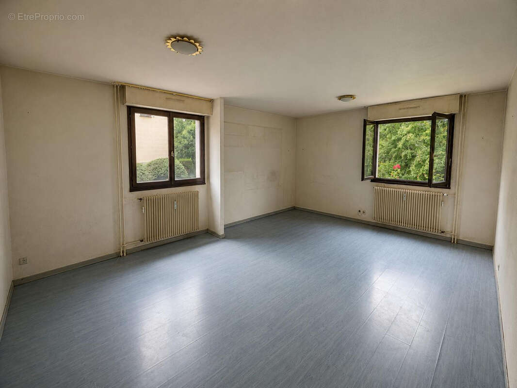 SOULTZ-SOUS-FORÊTS   Appartement 2/3 pièces de 64 m2 à rénover - photo 2