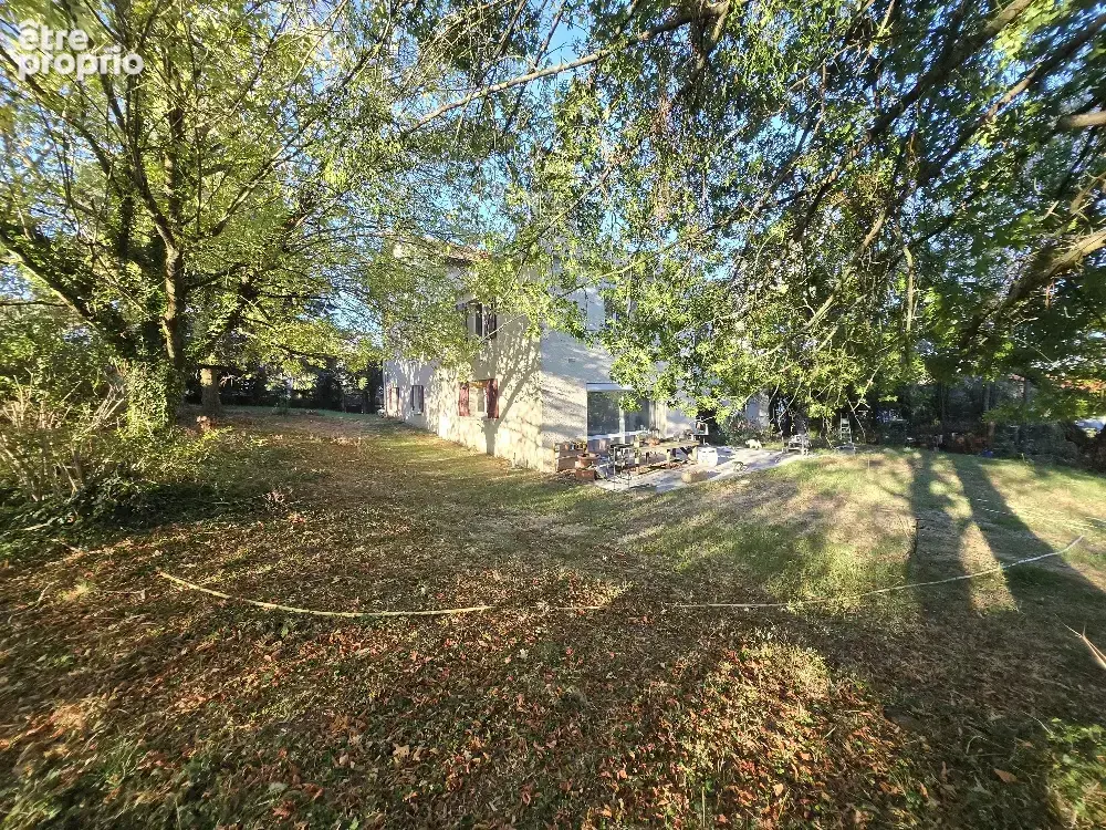 Maison familiale de caractère à Chaponost, 244 m2 habitables (304 m2 au sol total) sur terrain clos et arboré - photo 6