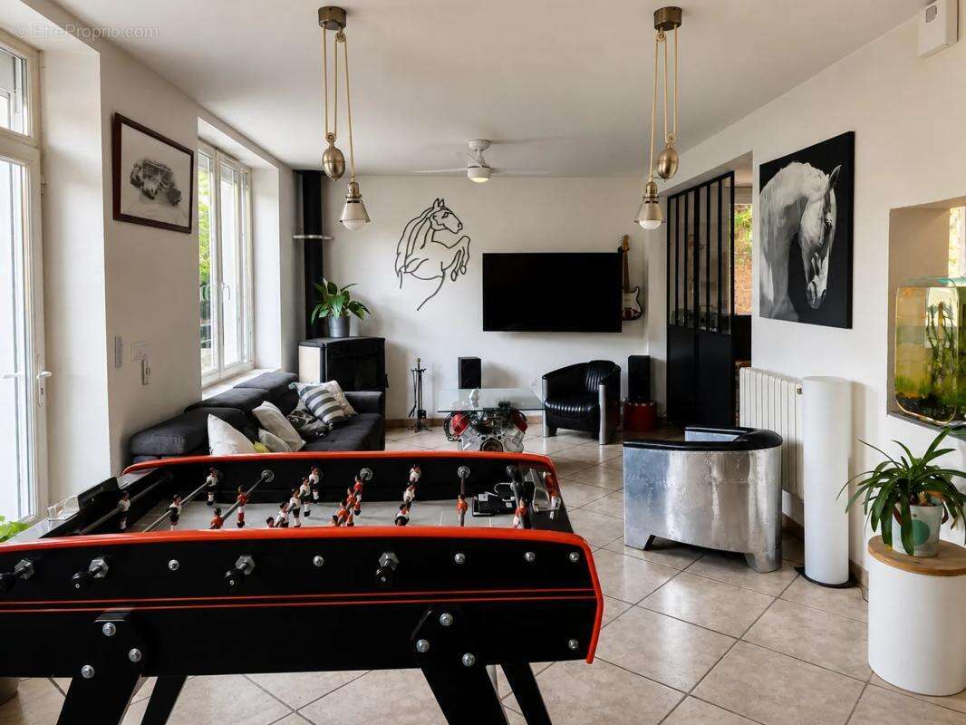 Maison meulière 143 m²+ dependance + garage et piscine - photo 5