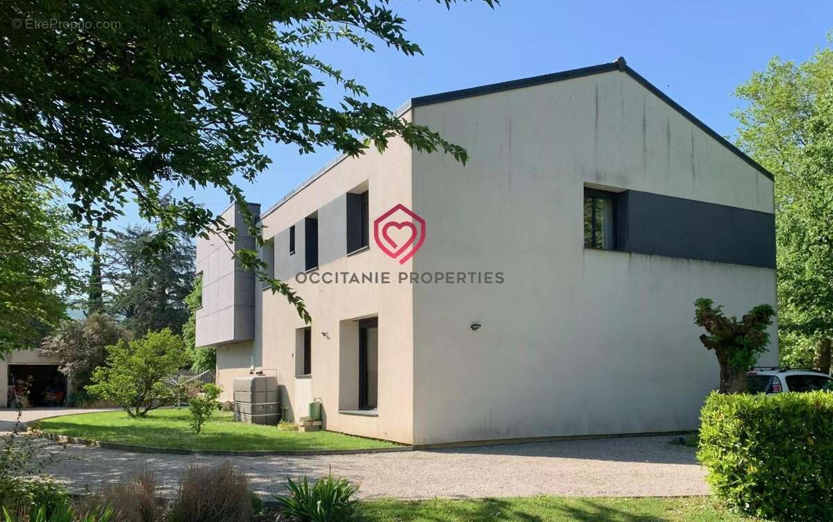 Villa d’architecte rénovée avec soin, piscine, dépendances et superbe parc arboré - photo 34