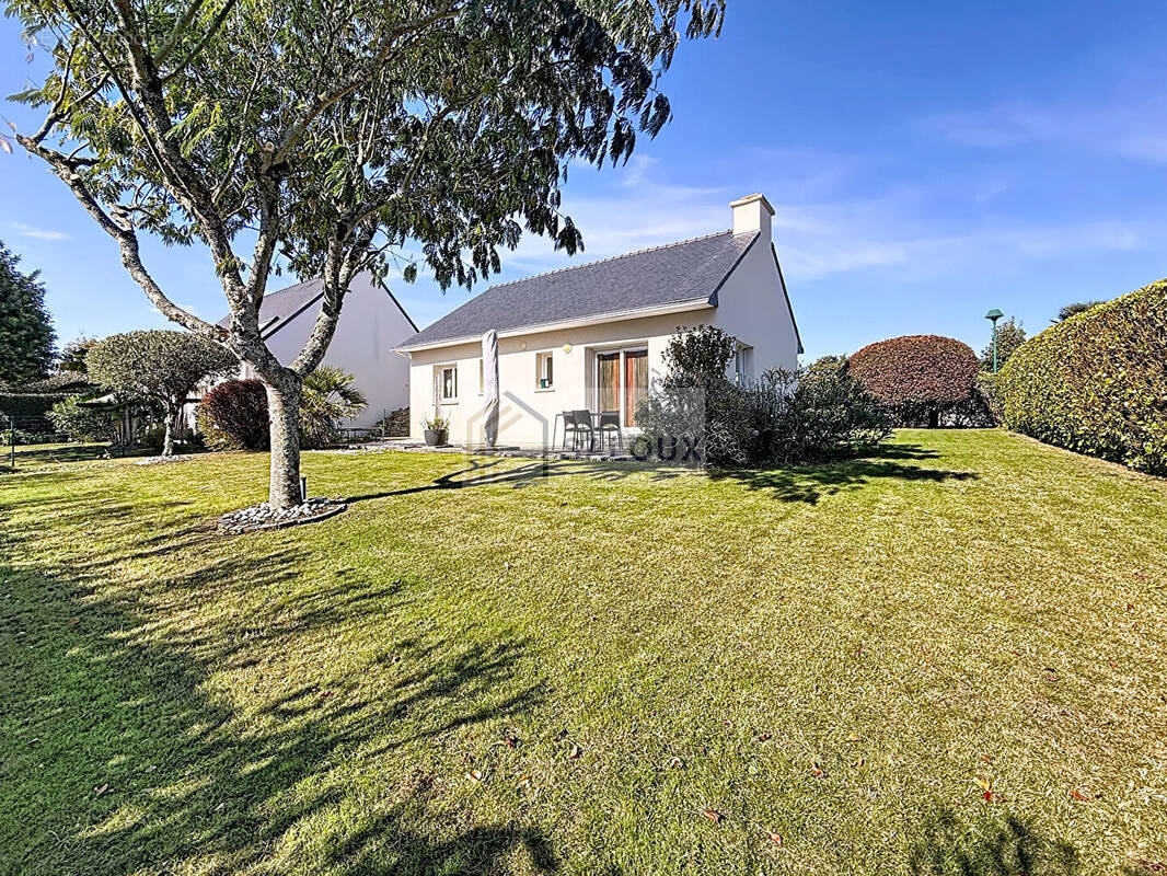 Maison à LA TRINITE-SURZUR