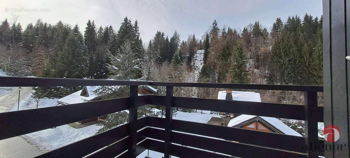 Appartement à MORILLON