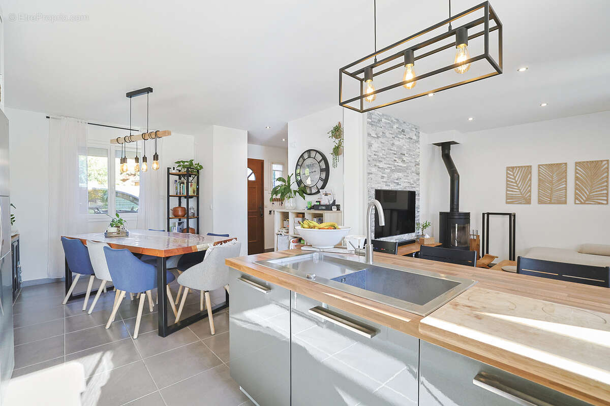 Maison à PUGET-VILLE