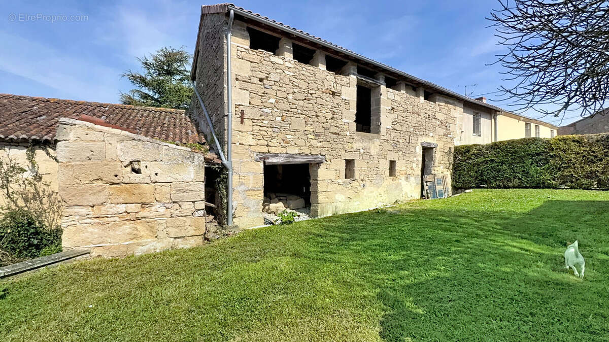 Maison à DOUE-LA-FONTAINE