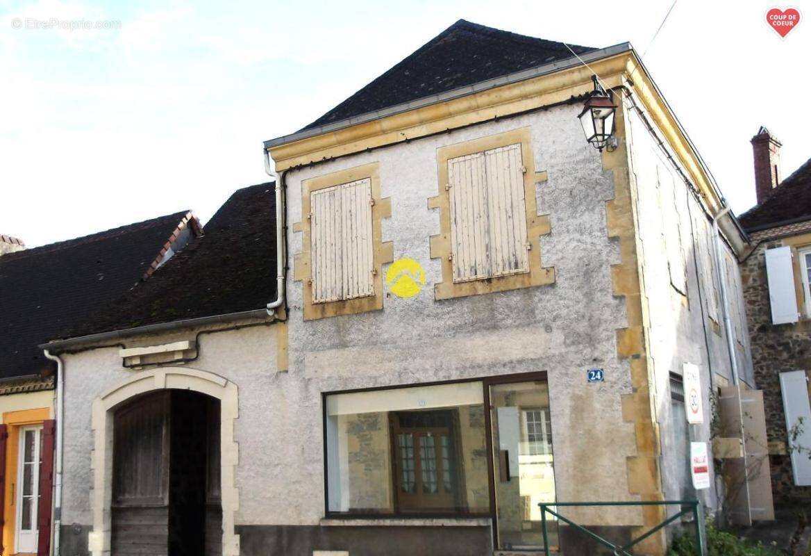 Maison à LANOUAILLE