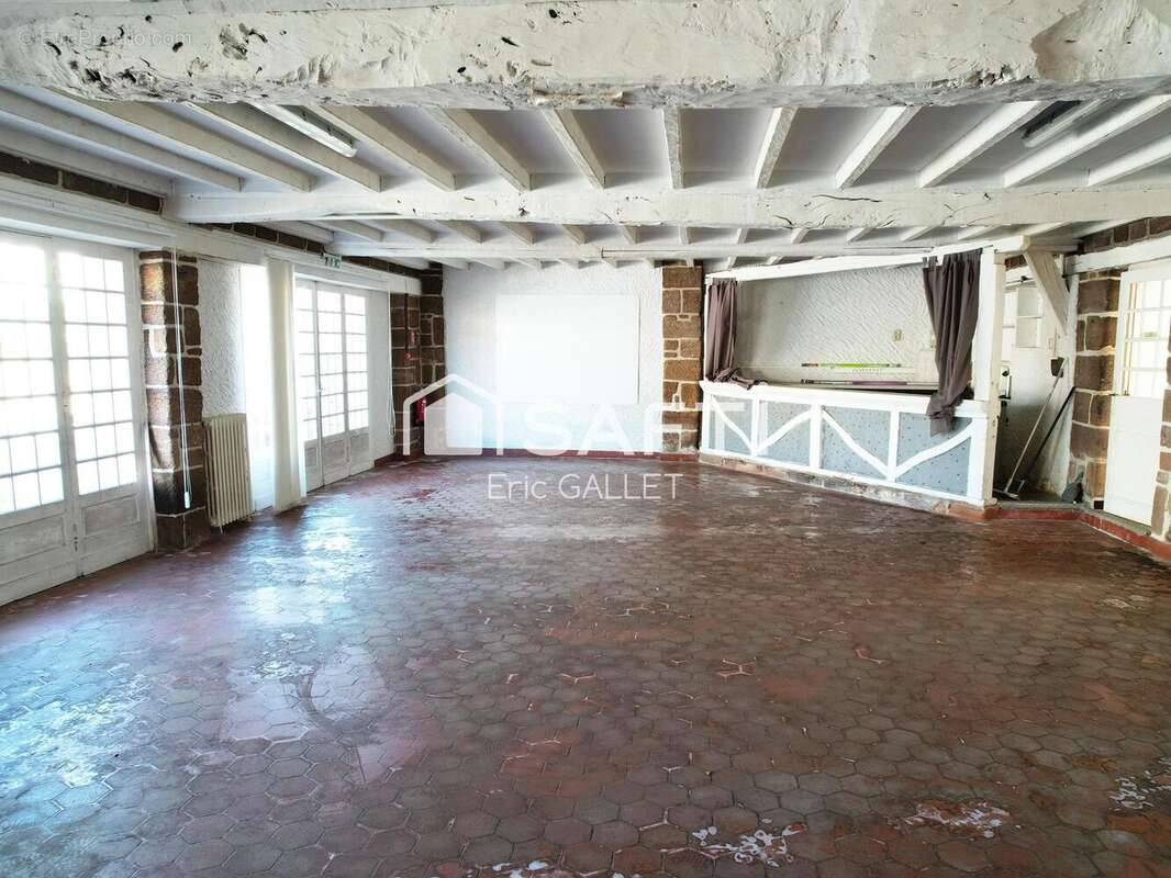 Photo 7 - Commerce à VARETZ