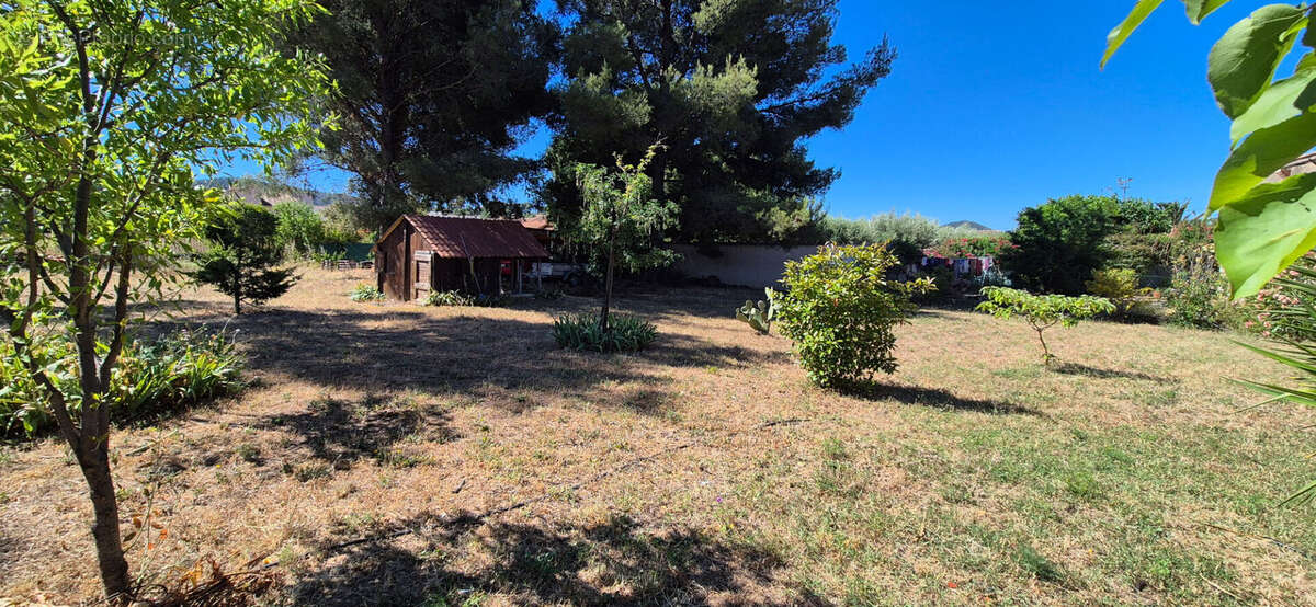 Terrain à bâtir de 726 m² à Saint-Cyr-sur-Mer - photo 2