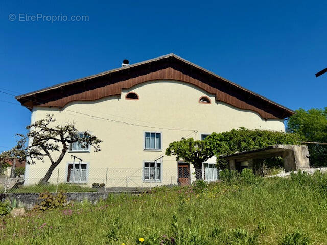 Maison à LA SOMMETTE