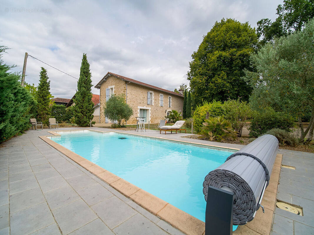 Maison à UCHACQ-ET-PARENTIS
