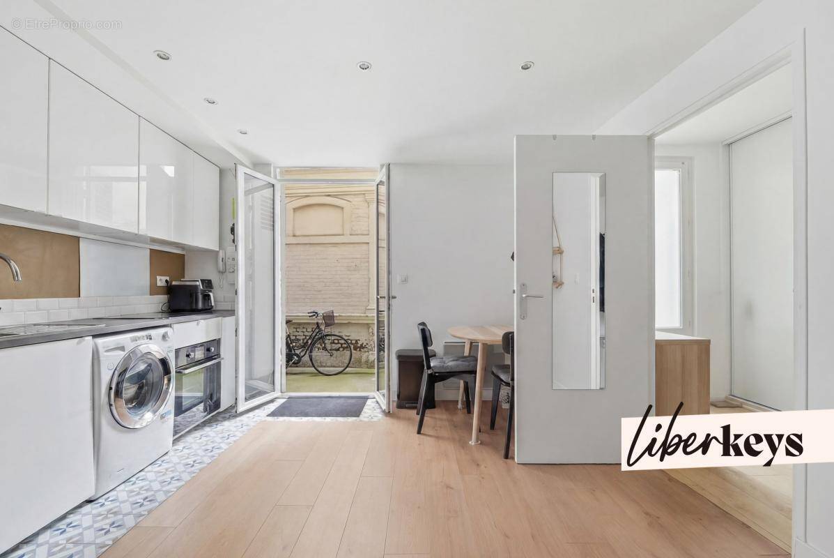 Appartement à PARIS-17E