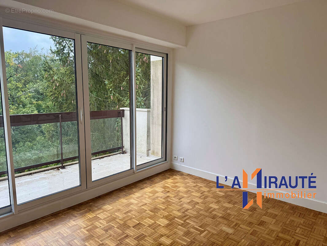 Appartement à MAISONS-LAFFITTE