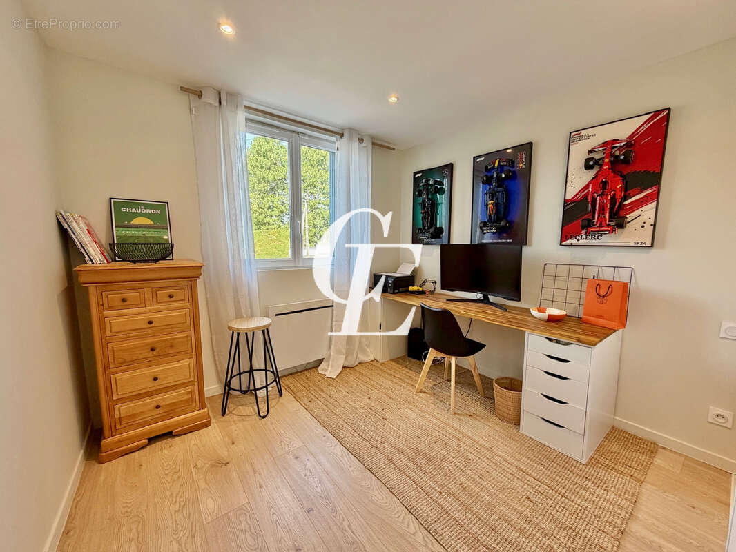 Appartement à SAINT-JUST-SAINT-RAMBERT