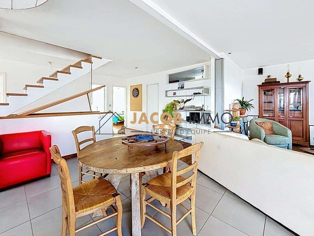 Maison-Appartement lumineuse avec rooftop, jardin et vue dégagée sur Saint-Renan - photo 4