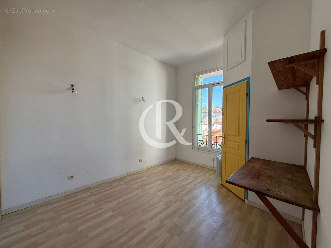 Hyeres centre - t3 immeuble bourgeois - photo 4