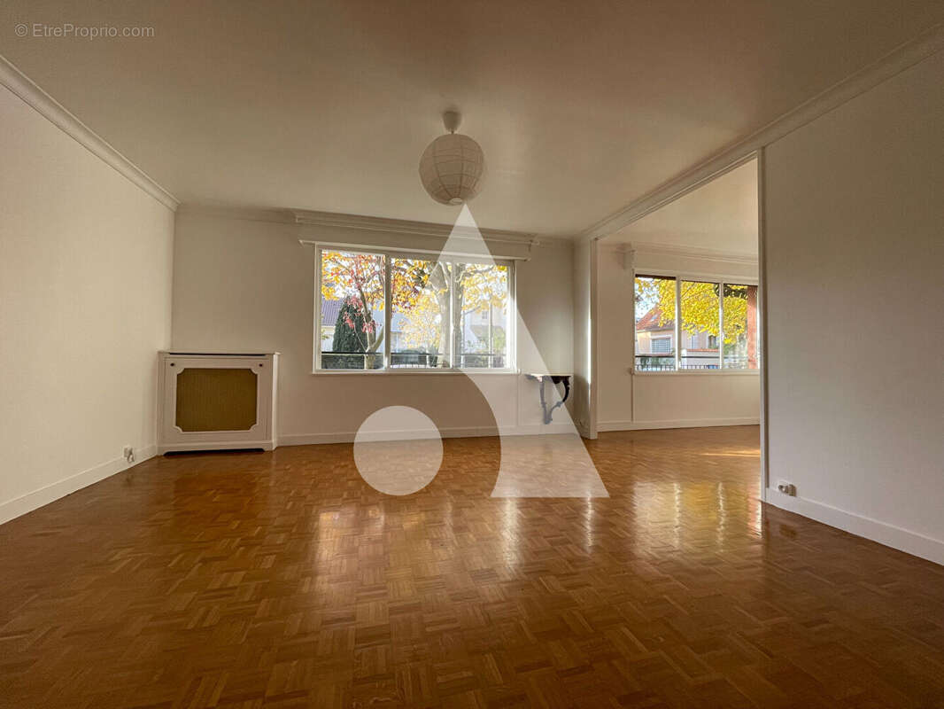 Appartement à SAINT-MAUR-DES-FOSSES