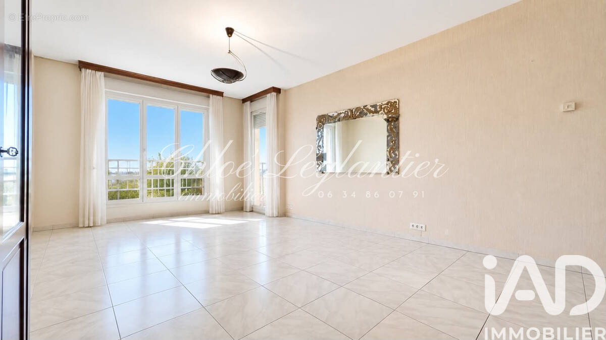 Photo 1 - Appartement à LE PLESSIS-TREVISE