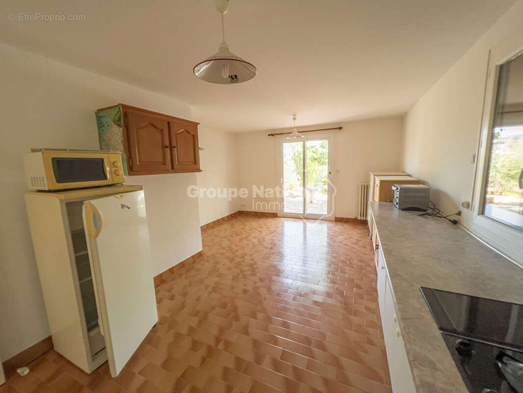 Lorgues - Villa 6 pièce(s) 131 m2, studio, piscine, garage. - photo 17