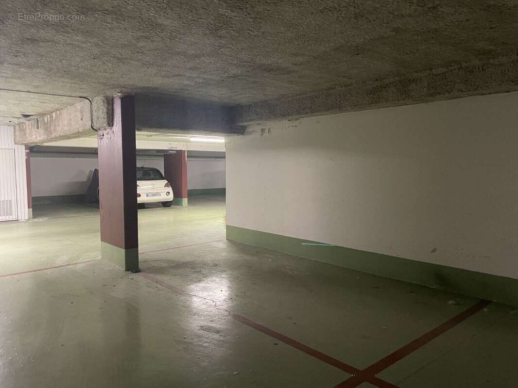 Parking à NEUILLY-PLAISANCE