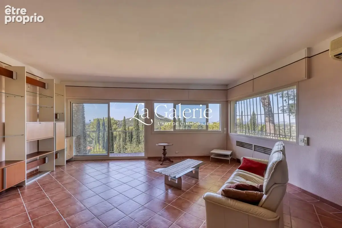 Maison 6 pièces 158 m² à vendre à Carqueiranne (83320) - photo 8