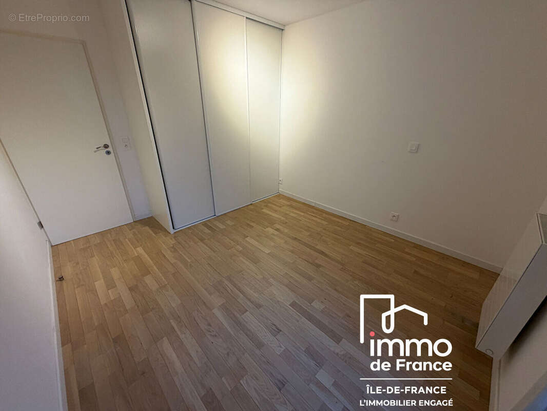 Appartement à VILLEPREUX