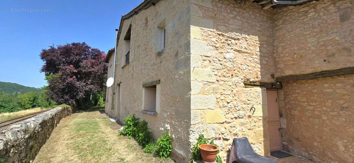 Maison en pierre Boulazac Isle Manoire 6 pièce(s) 160 m2 - photo 2