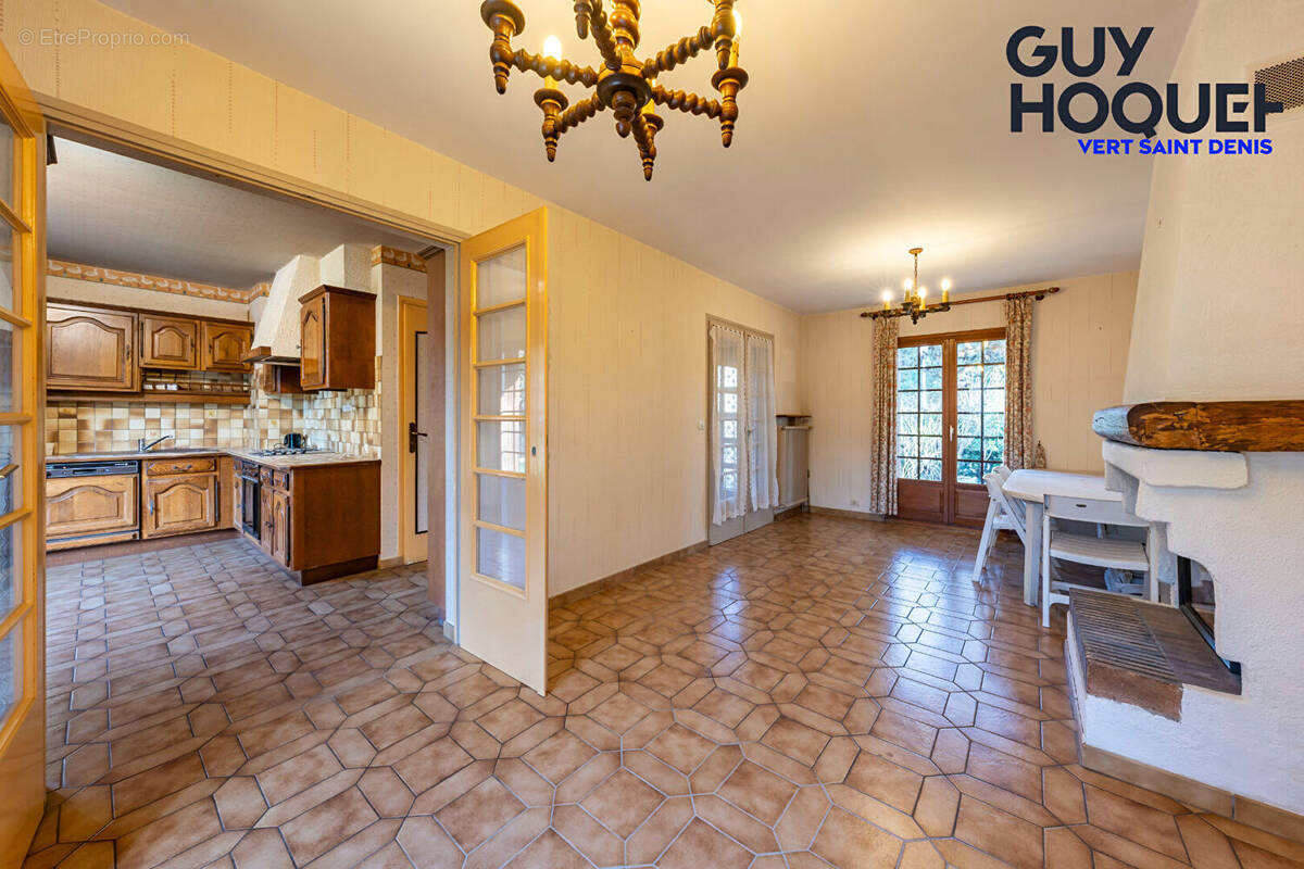 Maison à VERT-SAINT-DENIS