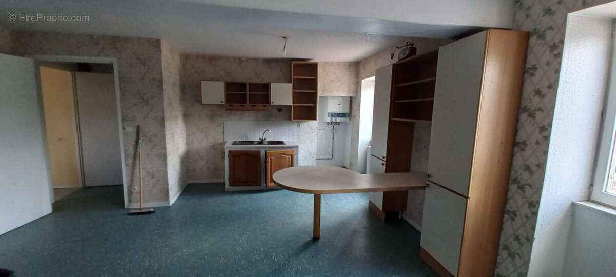 Appartement à LA PACAUDIERE