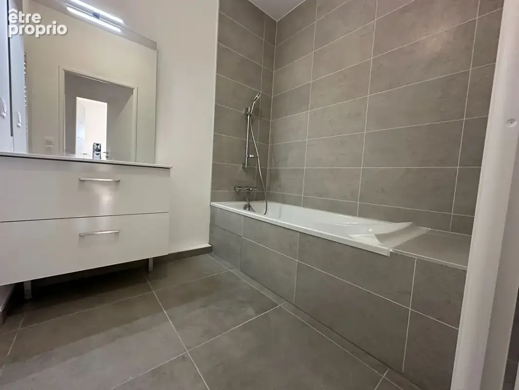 Appartement T3 de 81.67 m² dernier étage - Vue Lac imprenable  - Evian Les Bains - photo 12