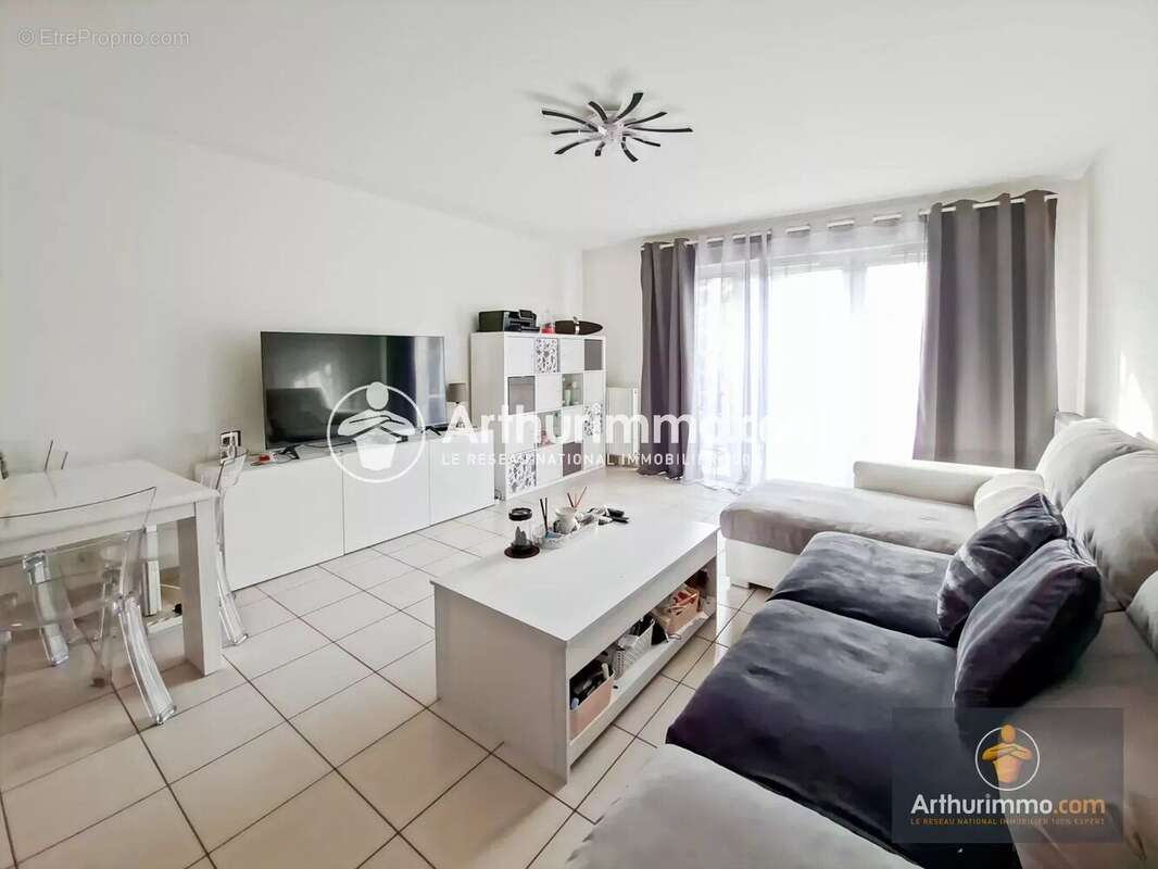 Appartement à SAINT-PIERRE-DU-PERRAY