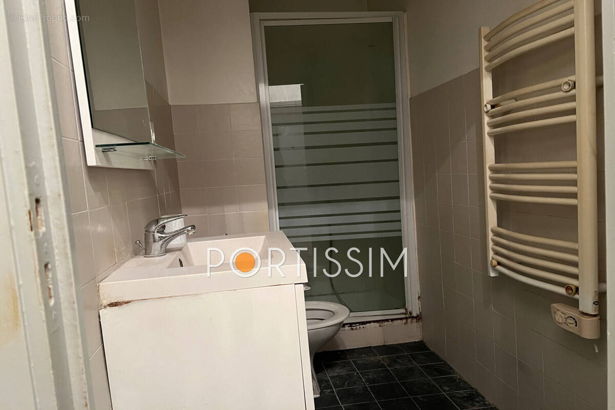 Appartement à SAINT-LAURENT-DU-VAR