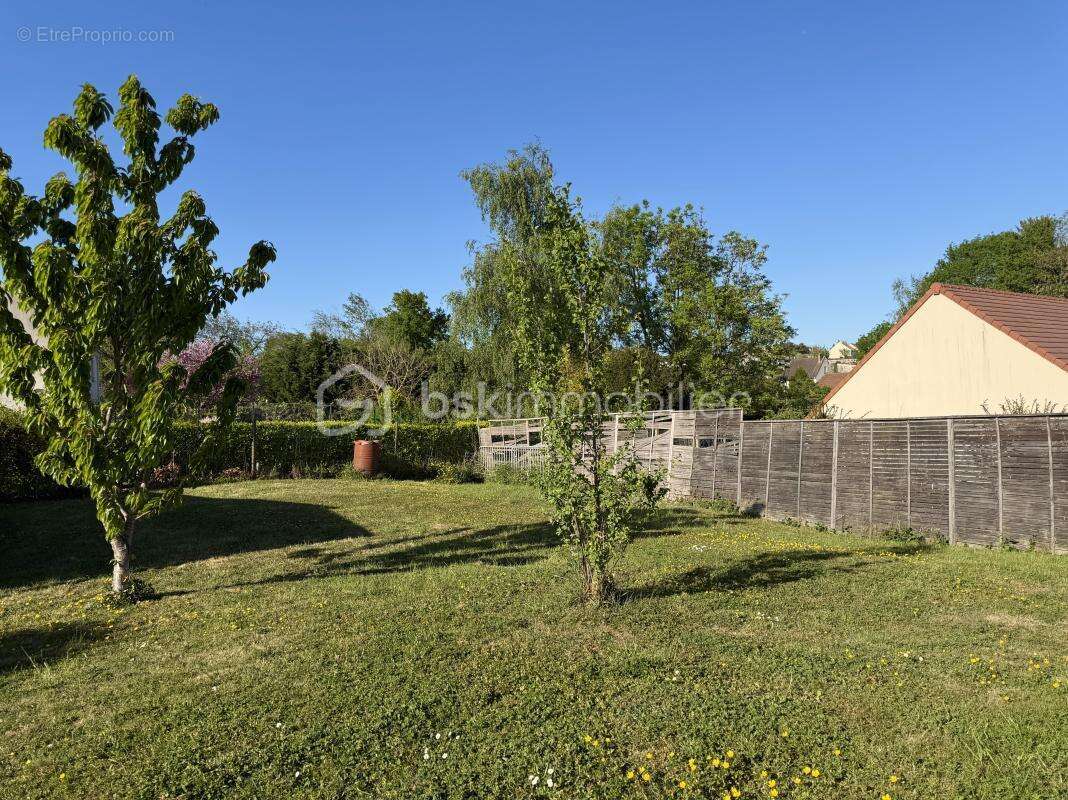 Maison à VIELS-MAISONS
