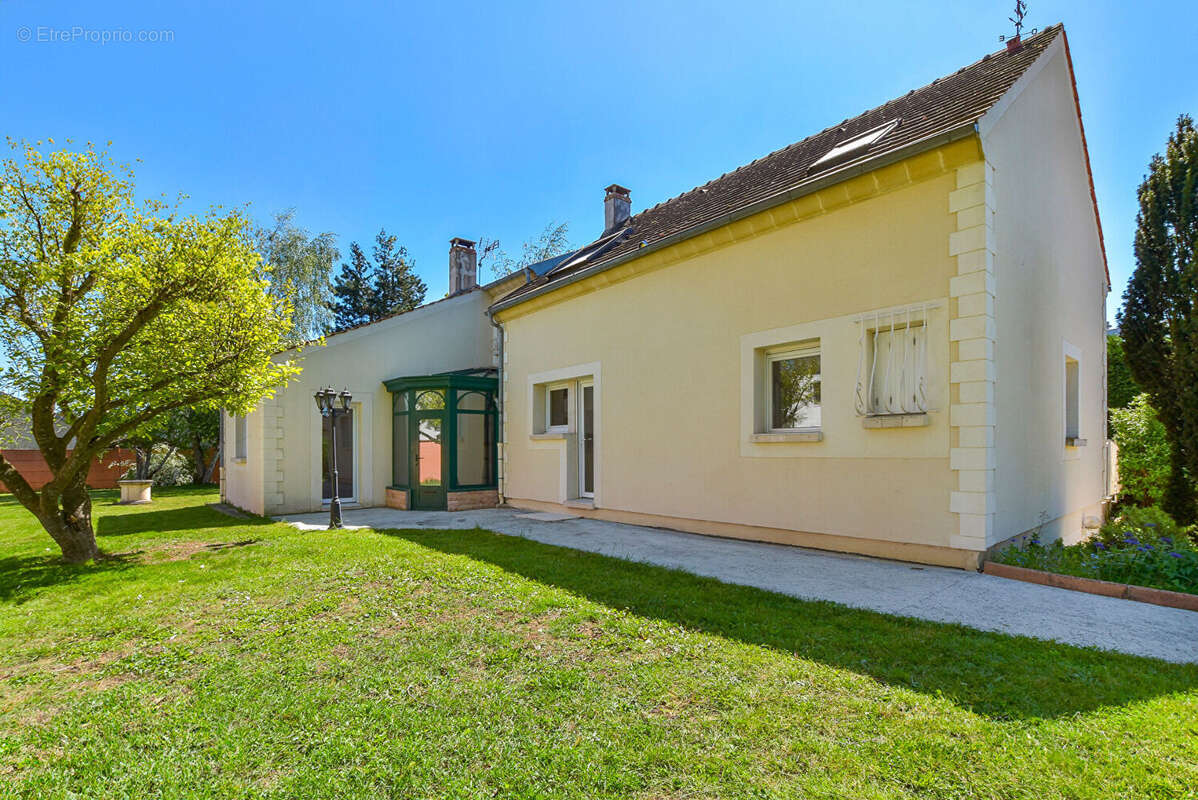 Maison à GUIGNES