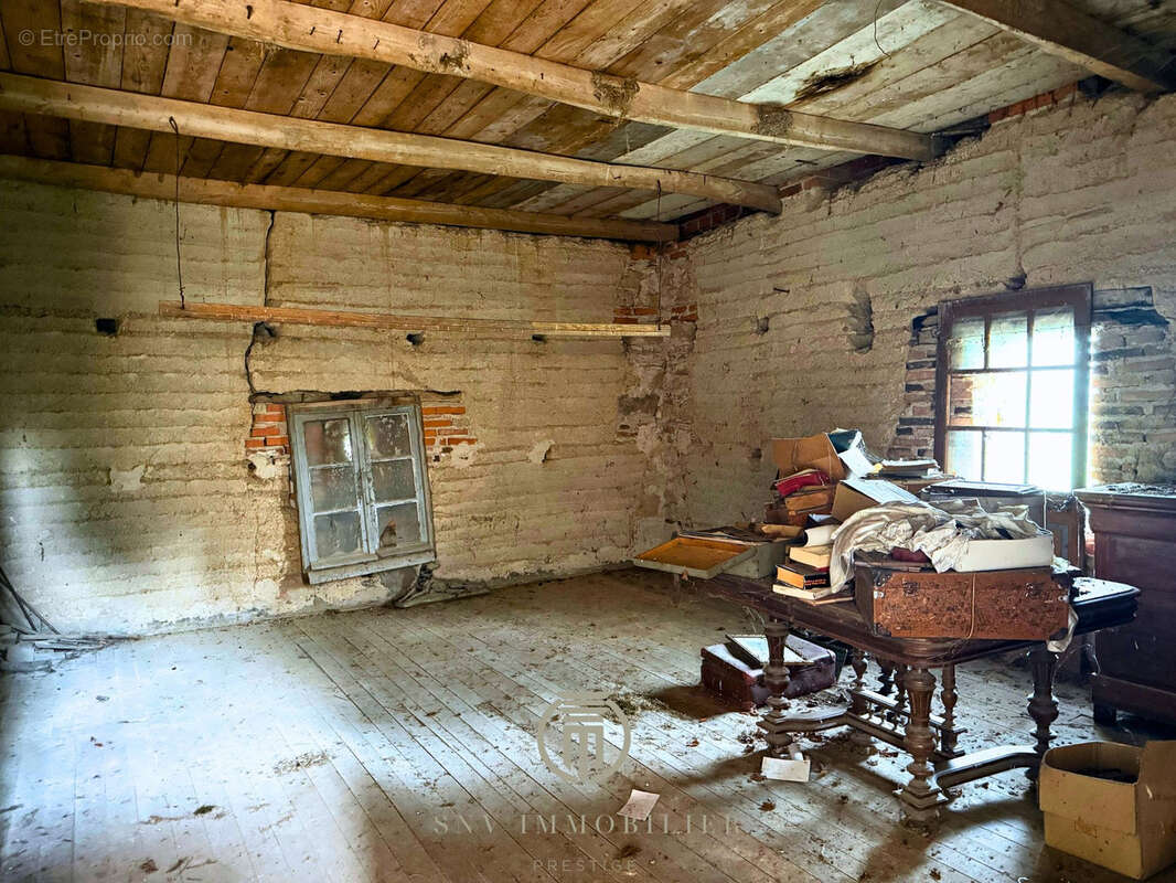 Maison à BOURG-LE-COMTE