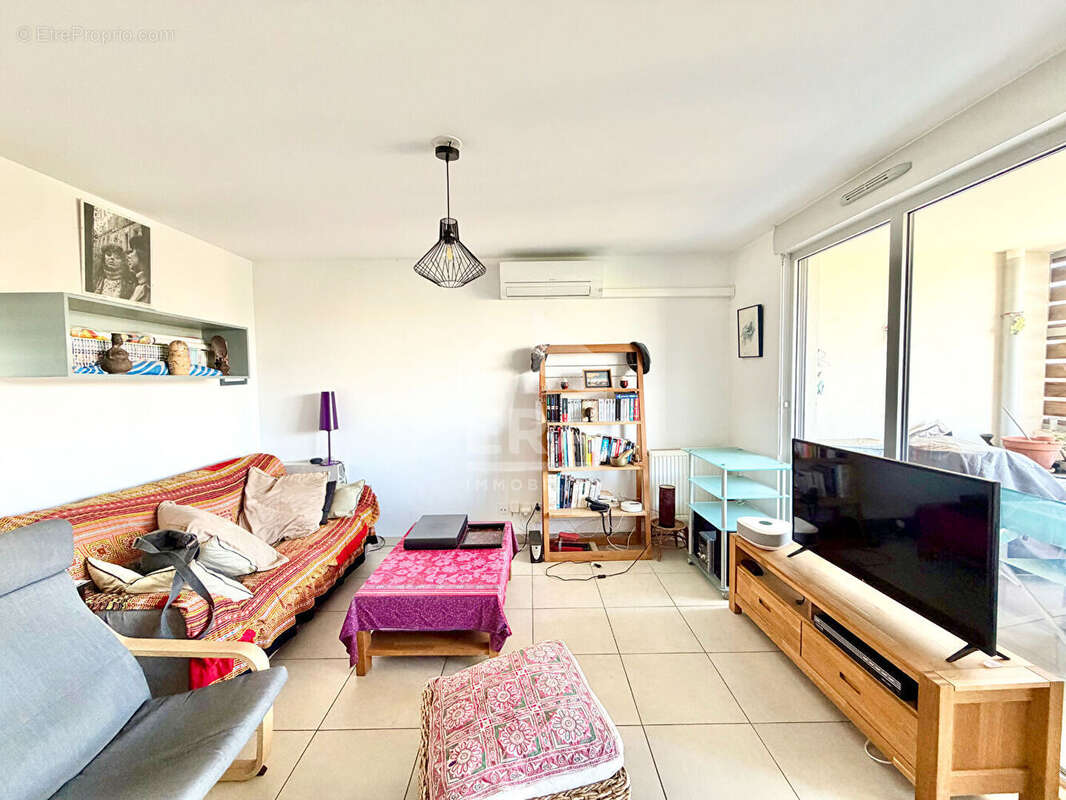 Appartement à MARSEILLE-5E