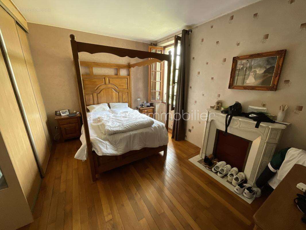 Ensemble immobilier polyvalent à Bouray-sur-Juine - photo 12