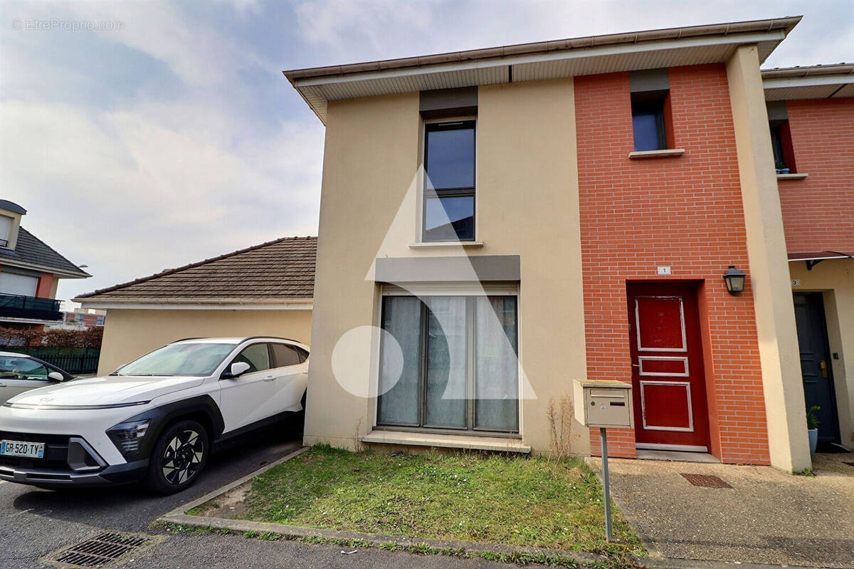 Maison à SAINT-OUEN-L'AUMONE