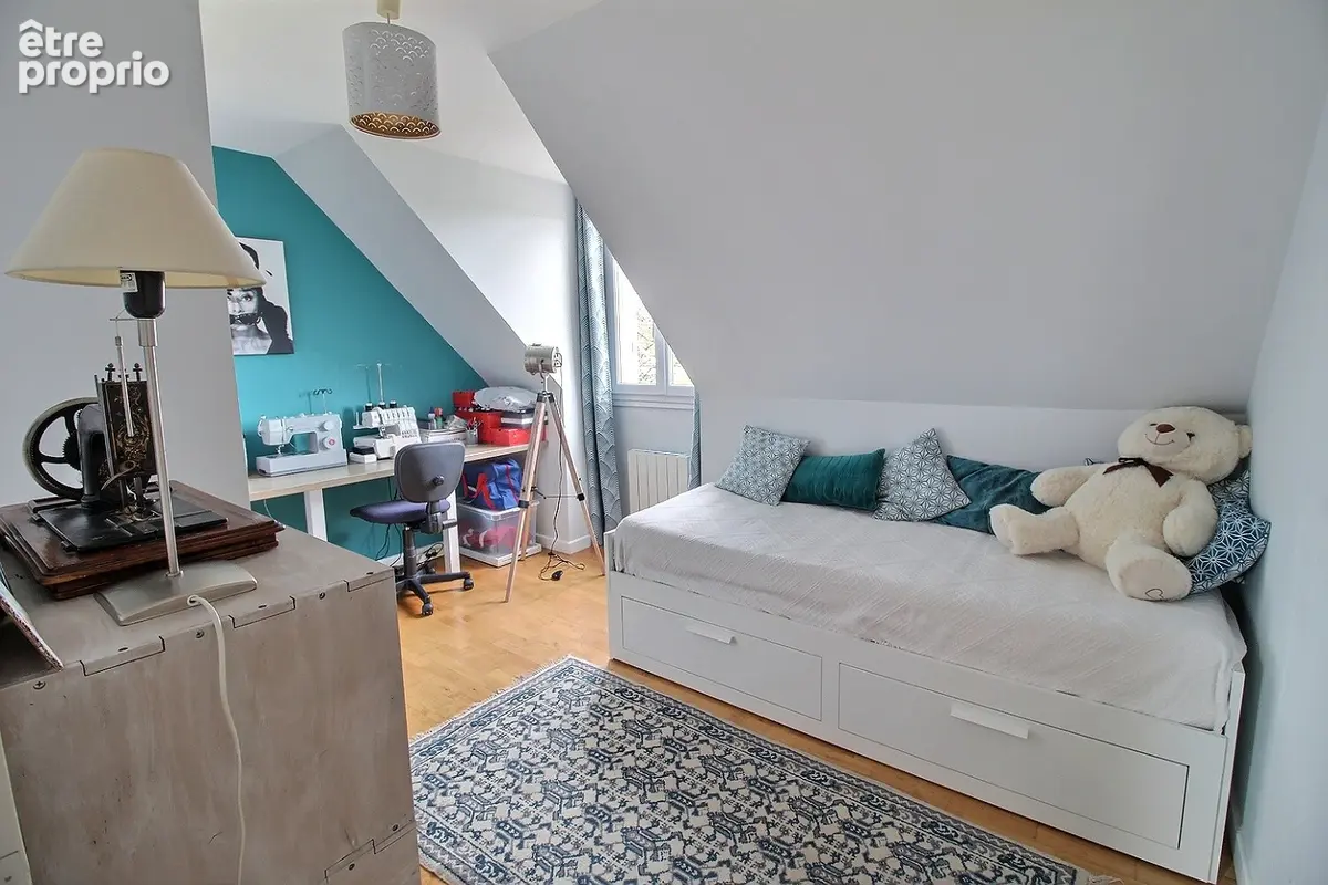 Maison Magny Les Hameaux 7 pièce(s) 146m2 - photo 14