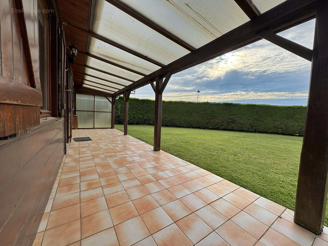 Maison à BELLE-ET-HOULLEFORT