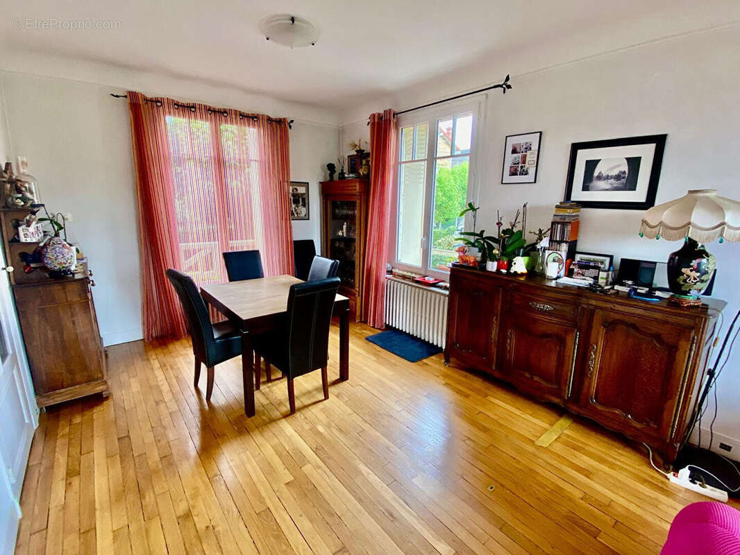 Maison à SAINT-LEU-LA-FORET