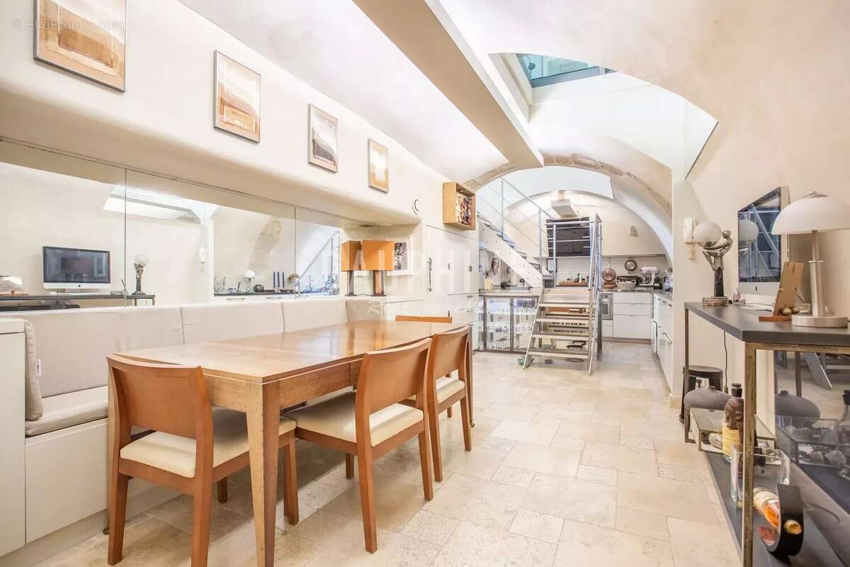 Appartement à PARIS-6E