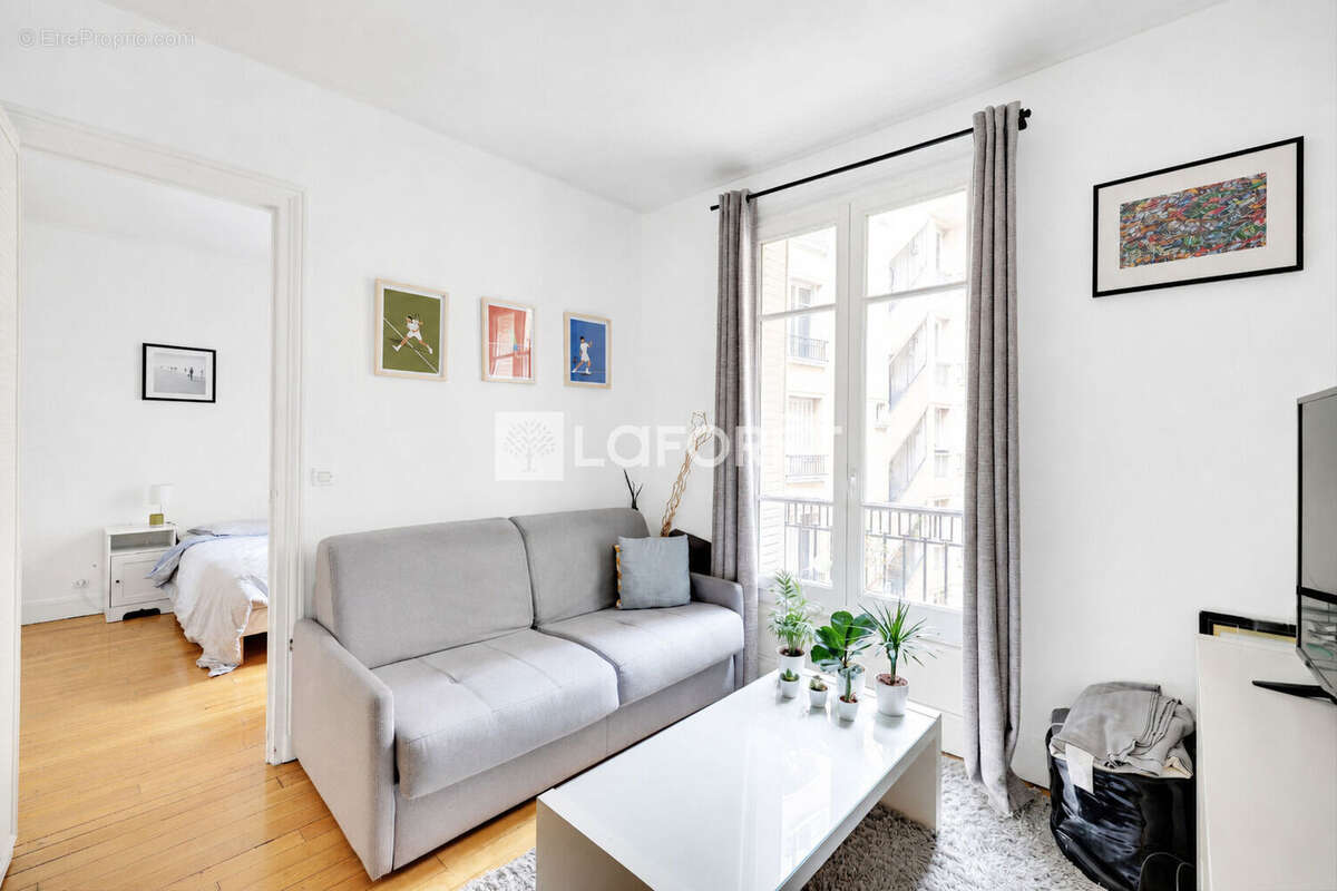 Appartement à PARIS-14E