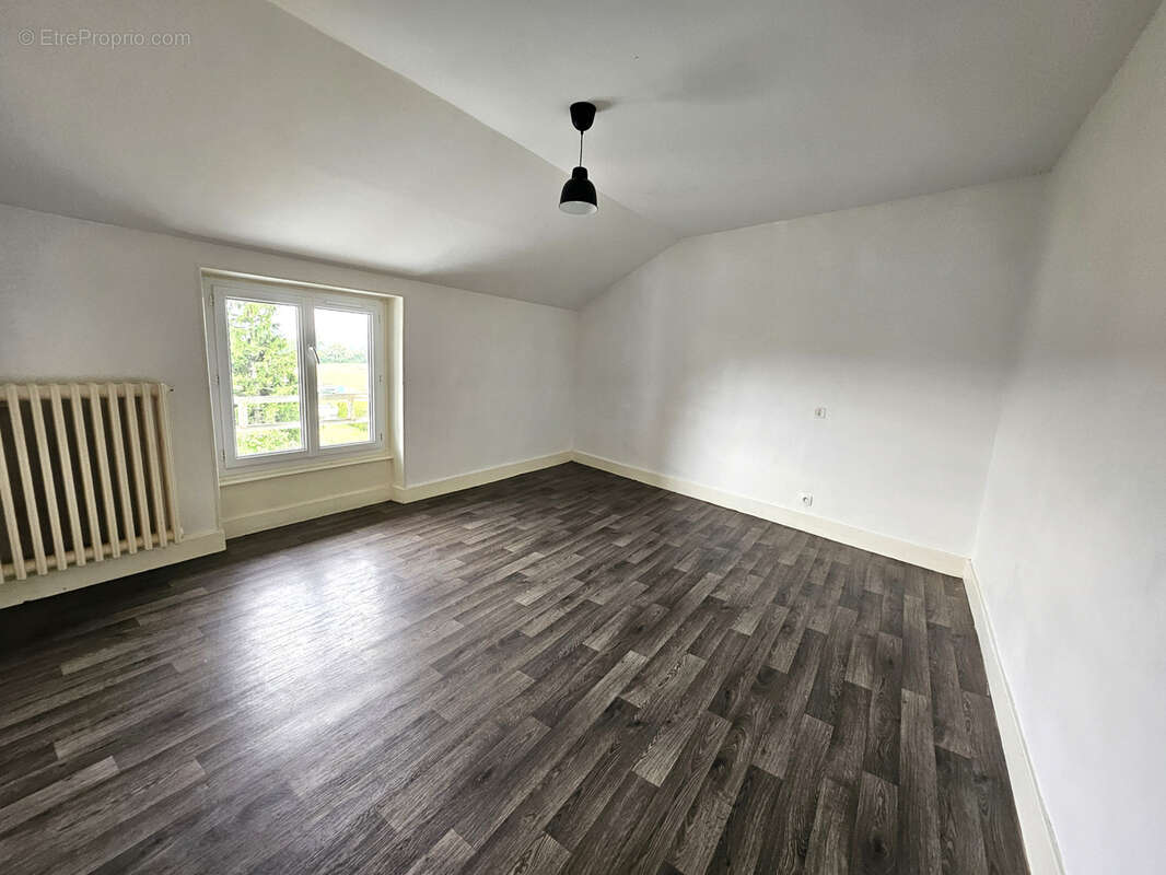 Appartement à EPINOUZE