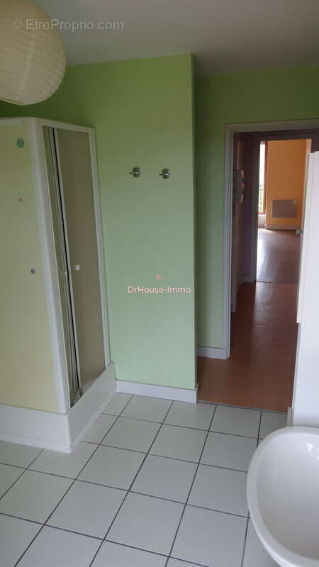 Appartement à LE BREUIL-SUR-COUZE