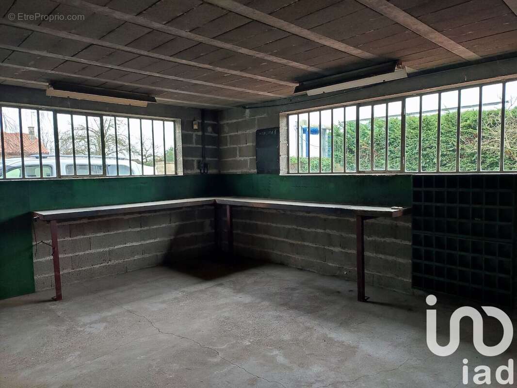 Photo 5 - Parking à LOUDUN