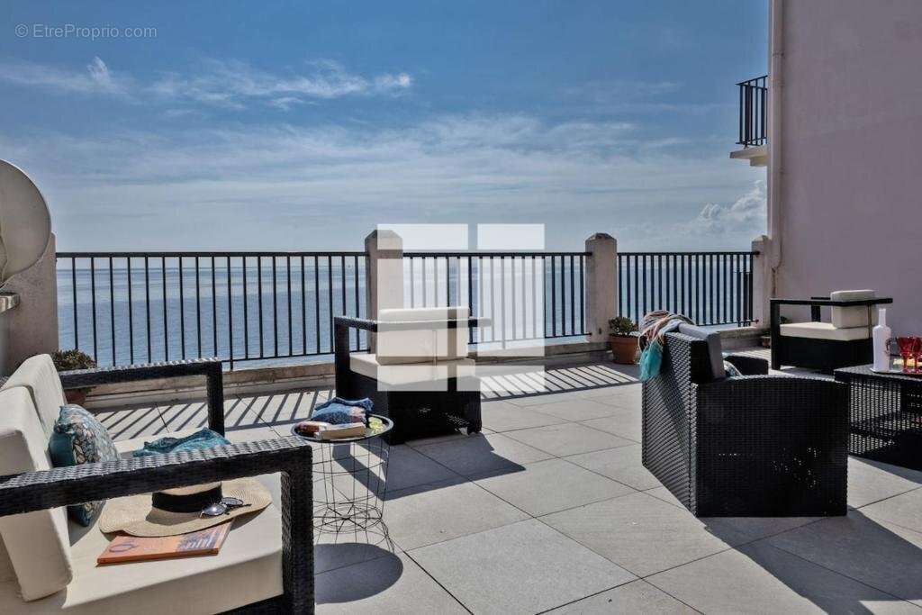 À VENDRE – Appartement F4, 89m² avec terrasse de 100m² et vue mer, Erbalunga vil - photo 2