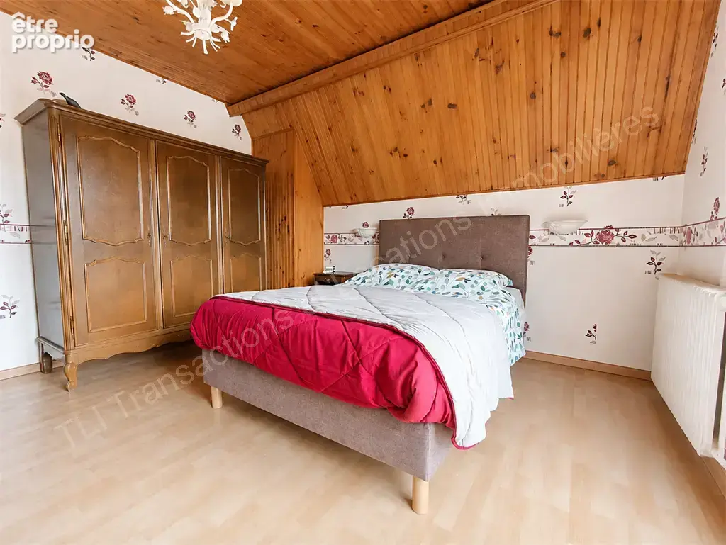 Maison individuelle de 140 m2 avec grand terrain et garage - photo 6