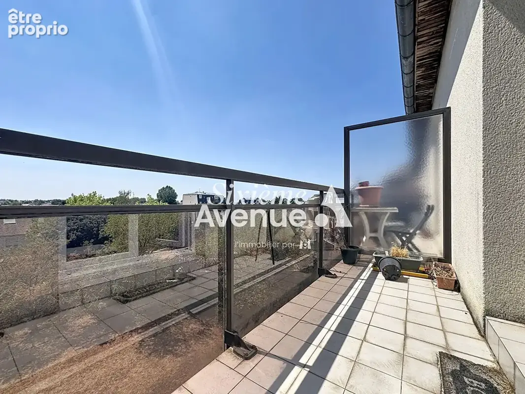 Duplex 42m2 au dernier étage avec balcon cave et parking - photo 5