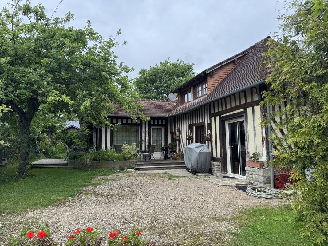 Maison à CASTILLON-EN-AUGE